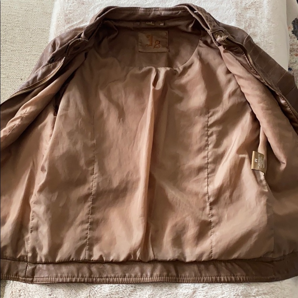 Leather jacket - Picture 2 of 3